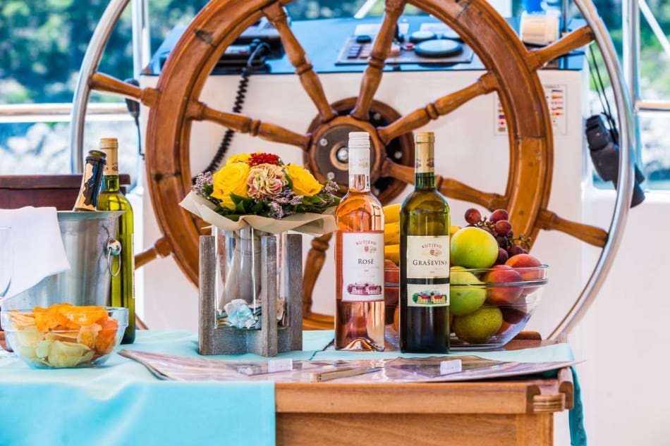 Luxury Yacht Charter Luxury Yacht Charter